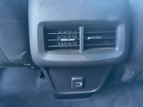 Used 2023 GMC Terrain SLE w/ Driver Convenience Package image 25