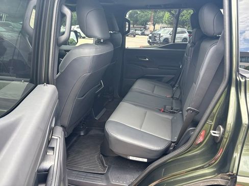 Used 2025 Lexus GX 550 w/ Cold Area Package AWD/4WD image 21