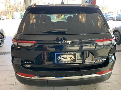 Used 2023 Jeep Grand Cherokee Limited image 14