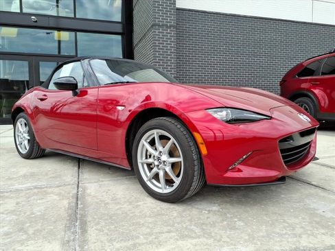 Used 2016 MAZDA MX-5 Miata Sport image 1