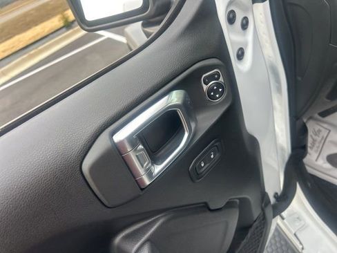 Used 2024 Jeep Wrangler Sport S image 10