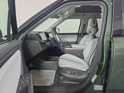 Used 2024 Rivian R1S Launch Edition AWD/4WD image 20