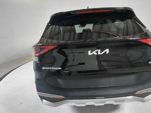 Used 2023 Kia Sportage EX AWD/4WD image 6