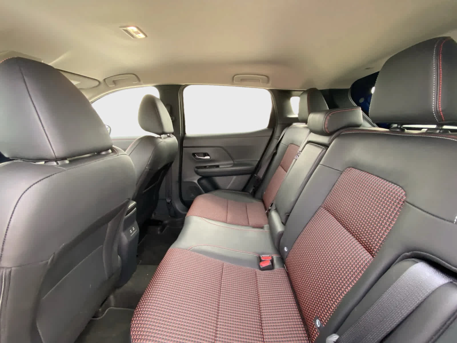 Used 2026 Nissan Kicks SR FWD image 13