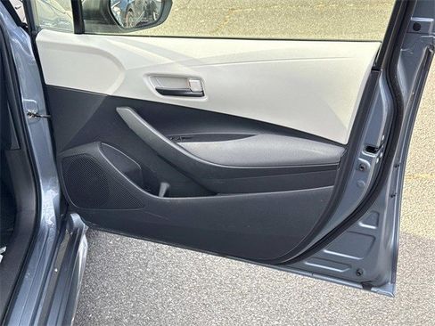 Used 2022 Toyota Corolla LE image 8