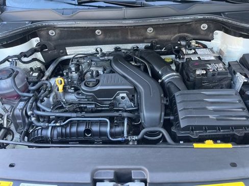 Used 2022 Volkswagen Taos SE FWD image 33