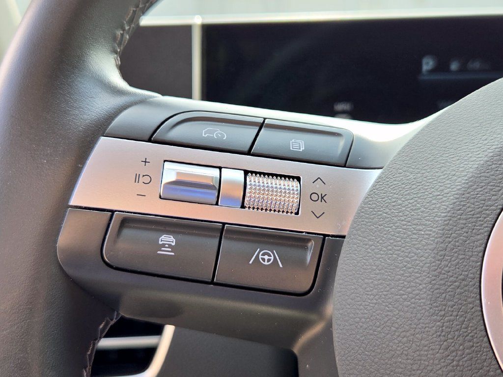 Used 2025 Hyundai Sonata SEL FWD image 23