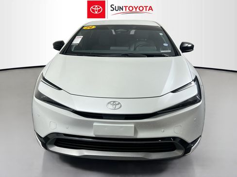 Used 2024 Toyota Prius XLE FWD image 10