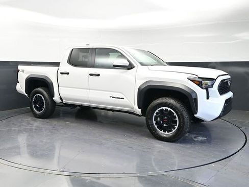 Used 2024 Toyota Tacoma TRD Off-Road AWD/4WD image 3