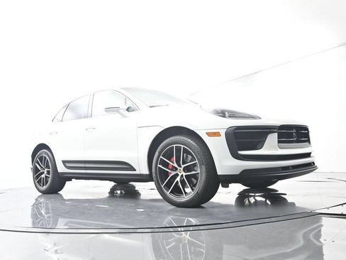 Certified 2023 Porsche Macan S AWD/4WD image 54