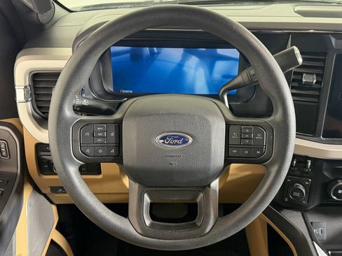 Used 2023 Ford F250 XLT w/ XLT Premium Package image 9