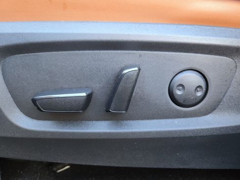 Used 2023 Nissan Pathfinder Platinum w/ Cargo Package image 14