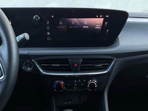 Used 2025 Buick Encore GX Preferred image 25