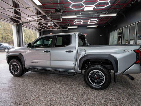 Certified 2025 Toyota Tacoma TRD Off-Road w/ TRD Off Road Premium Package image 2