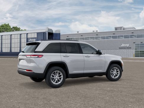 New 2025 Jeep Grand Cherokee Laredo X image 4