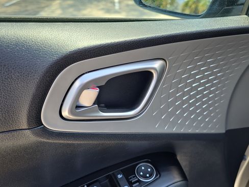 Certified 2022 Kia Soul LX image 18