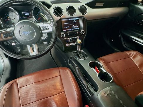 Used 2015 Ford Mustang Premium image 28