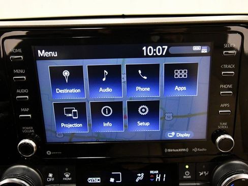 Used 2020 Toyota Highlander XLE image 24