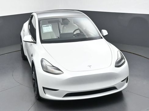 Used 2023 Tesla Model Y Performance AWD/4WD image 41