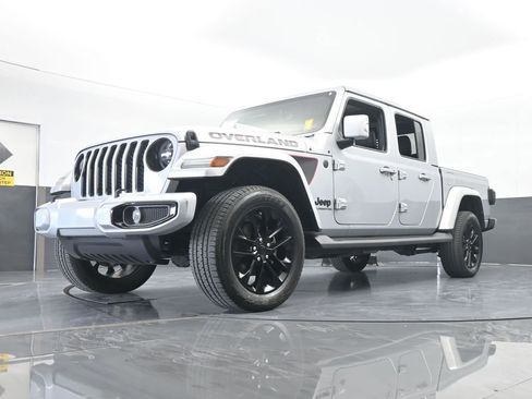 Used 2022 Jeep Gladiator Overland image 59