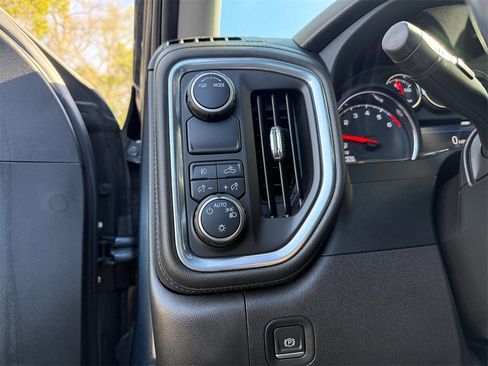 Used 2022 Chevrolet Silverado 1500 RST image 16