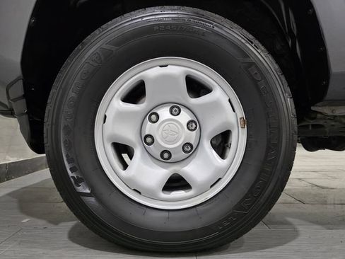 Used 2023 Toyota Tacoma SR AWD/4WD image 22