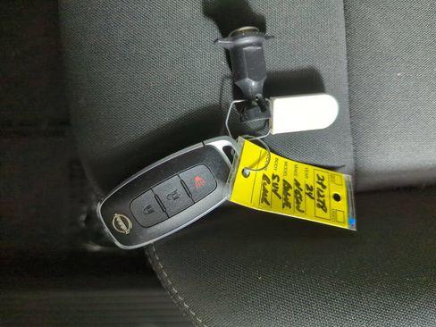 Used 2024 Nissan Rogue S FWD image 23