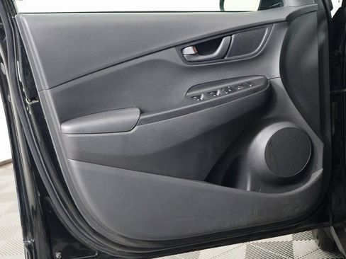 Used 2021 Hyundai Kona SE w/ Cargo Package image 12