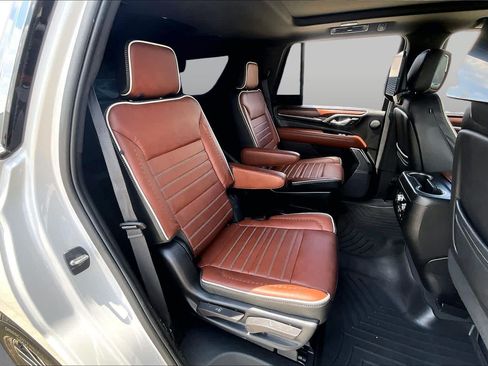 Used 2023 GMC Yukon Denali Ultimate AWD/4WD image 20