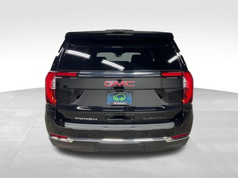 Certified 2025 GMC Yukon Elevation w/ Technology Package AWD/4WD image 8