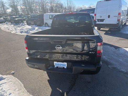Used 2022 Nissan Frontier SV image 6