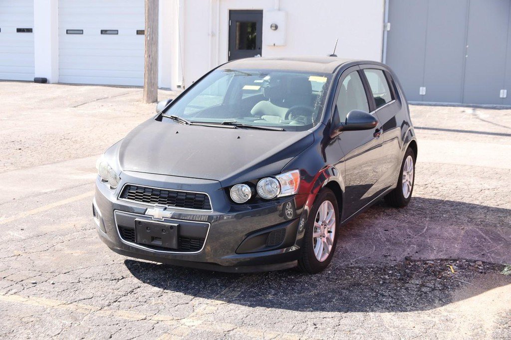 Used 2015 Chevrolet Sonic LT w/ Fun and Sun Package FWD image 4
