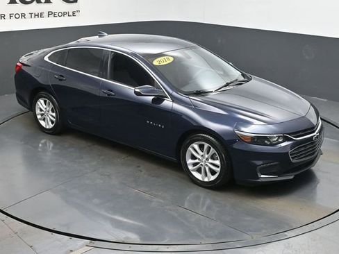 Used 2018 Chevrolet Malibu LT FWD image 37