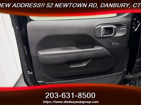 Used 2021 Jeep Wrangler Unlimited Sahara w/ Cold Weather Group AWD/4WD image 10