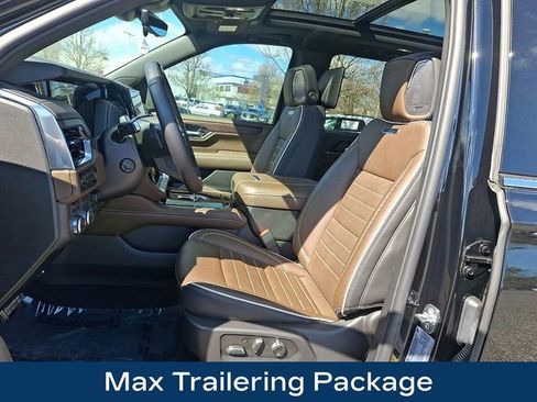 Used 2025 GMC Yukon Denali Ultimate image 2