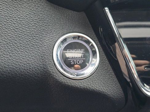 Used 2020 Honda HR-V Touring image 34