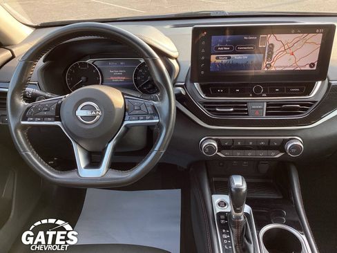 Used 2023 Nissan Altima 2.5 SR w/ SR Premium Package AWD/4WD image 16