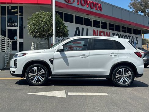 Used 2025 Mitsubishi Outlander Sport ES AWD/4WD image 2