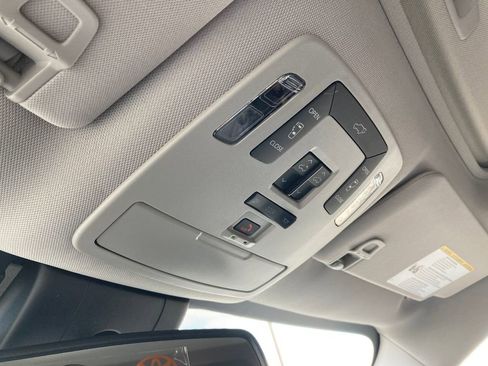 New 2026 Toyota Sienna XLE image 28