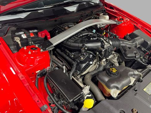 Used 2013 Ford Mustang Coupe image 28