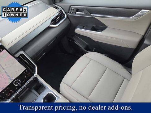 Used 2026 GMC Acadia Elevation w/ Elevation Premium Package FWD image 16