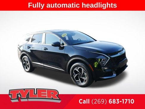 Used 2024 Kia Sportage LX AWD/4WD image 1