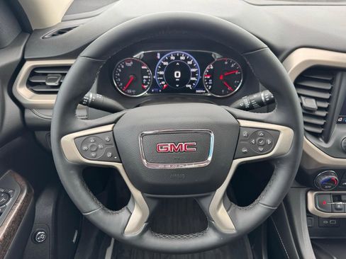 Used 2023 GMC Acadia Denali w/ Denali Ultimate Package AWD/4WD image 10