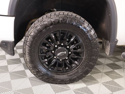 Used 2022 Chevrolet Silverado 3500 LTZ w/ LTZ Plus Package AWD/4WD image 19