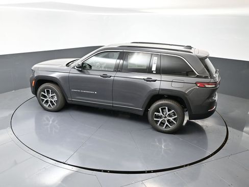 New 2025 Jeep Grand Cherokee Limited w/ Luxury Tech Group II image 43