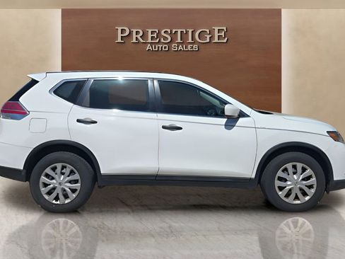 Used 2016 Nissan Rogue S FWD image 17