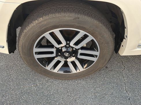 Certified 2024 Toyota 4Runner Limited AWD/4WD image 38