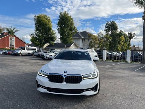 Used 2023 BMW 530i image 2