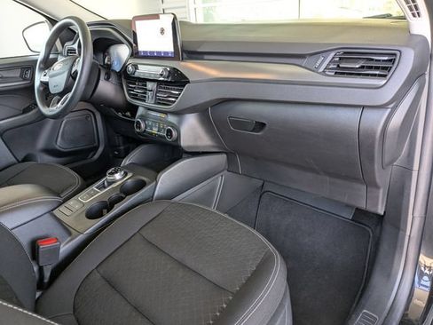 Used 2025 Ford Escape Active AWD/4WD image 25