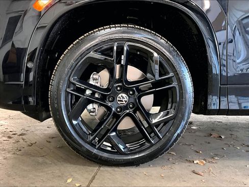 New 2026 Volkswagen Tiguan SE R-Line image 14